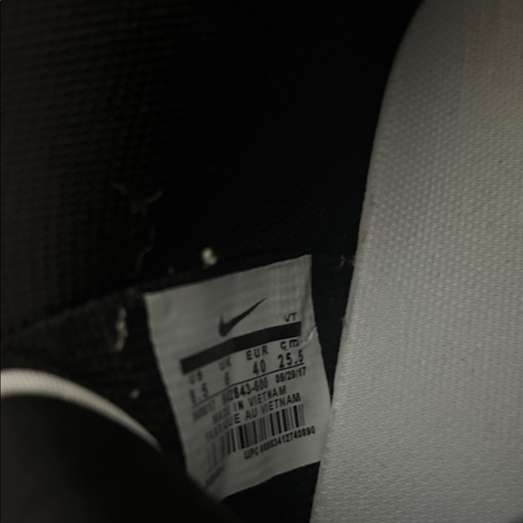 Nike Black and White High-Top Sneakers with Red Accents - Picture 6 of 10